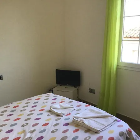 Double With Shared Bathroom And Shared Communal Areas R4 * L'Alfas del Pi