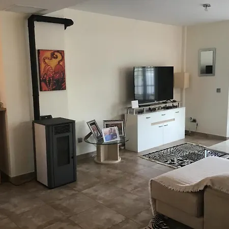 Double With Shared Bathroom And Shared Communal Areas R4 * L'Alfas del Pi