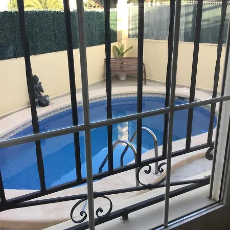 Double With Shared Bathroom And Shared Communal Areas R4 *